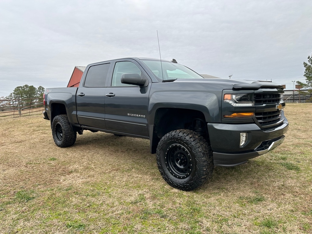 Chevrolet Silverado 1500 4WD Crew Cab 143.5" LT w/2LT 2018
