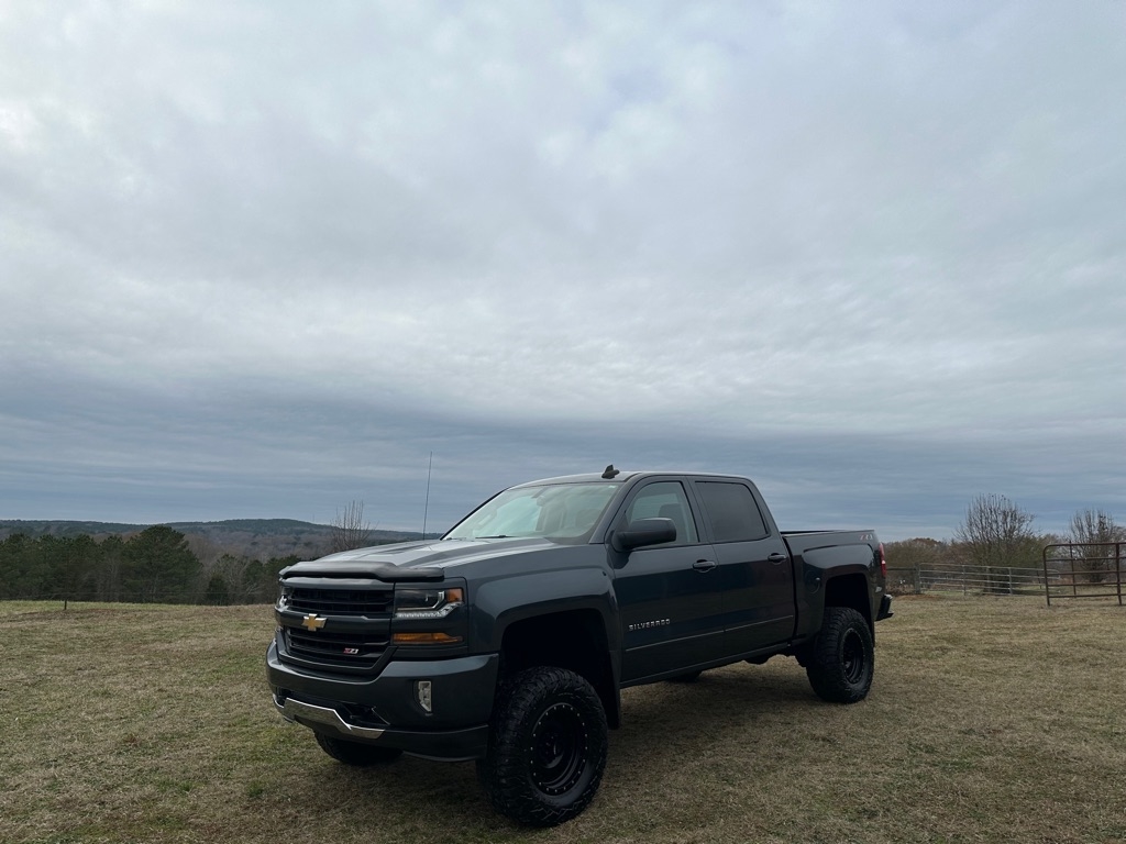 Chevrolet Silverado 1500 4WD Crew Cab 143.5" LT w/2LT 2018