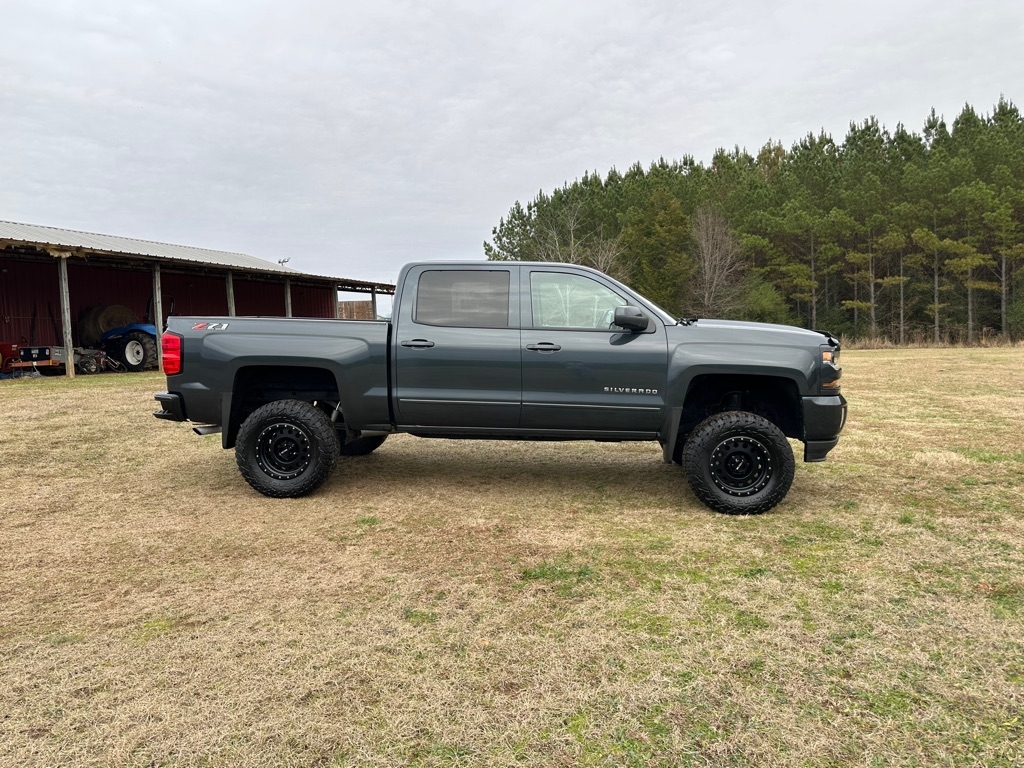 Chevrolet Silverado 1500 4WD Crew Cab 143.5" LT w/2LT 2018