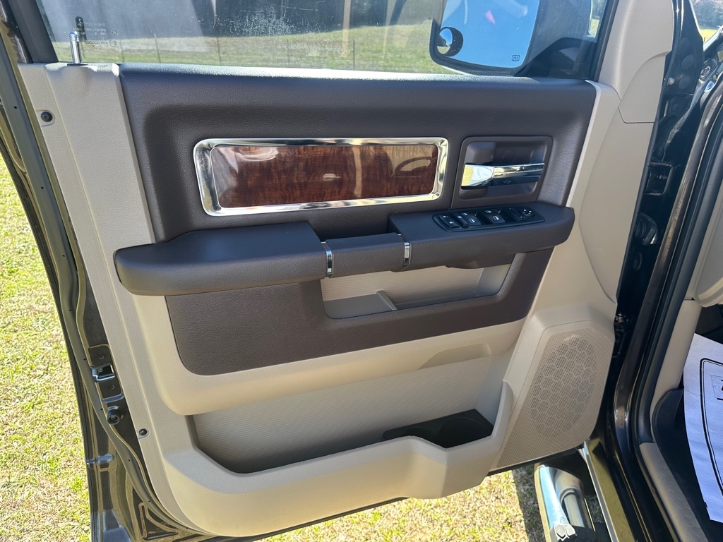 Dodge Ram 1500 Laramie Quad Cab 2WD 2010