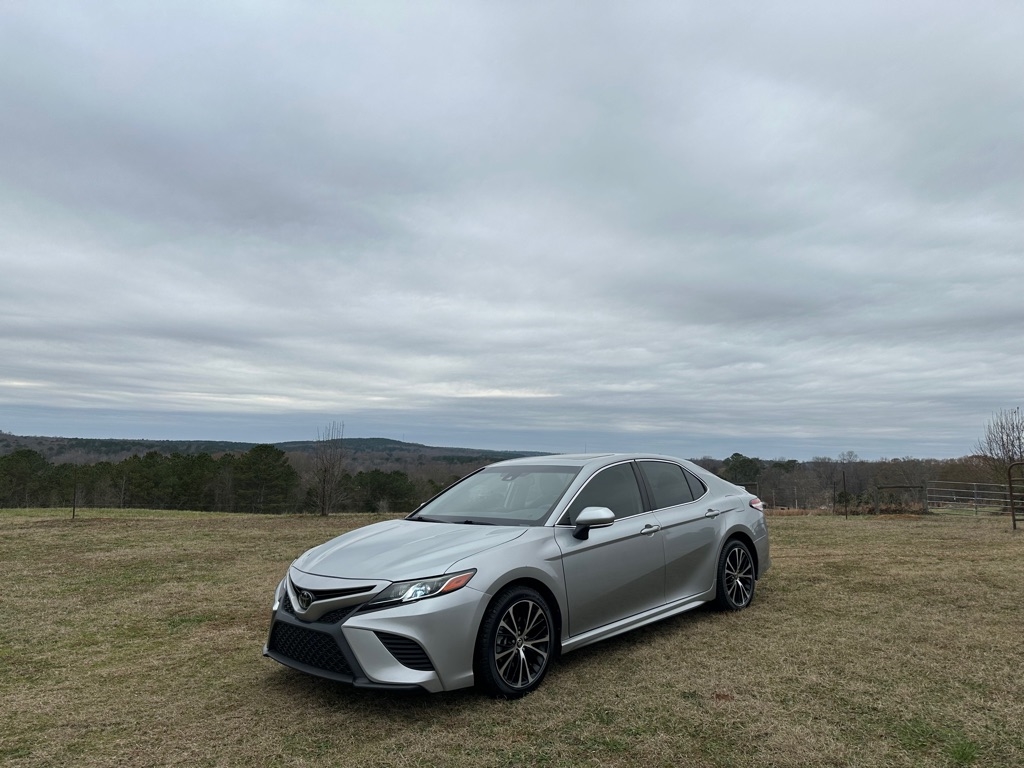 Toyota Camry SE Auto (Natl) 2020