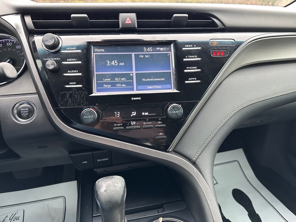 Toyota Camry SE Auto (Natl) 2020