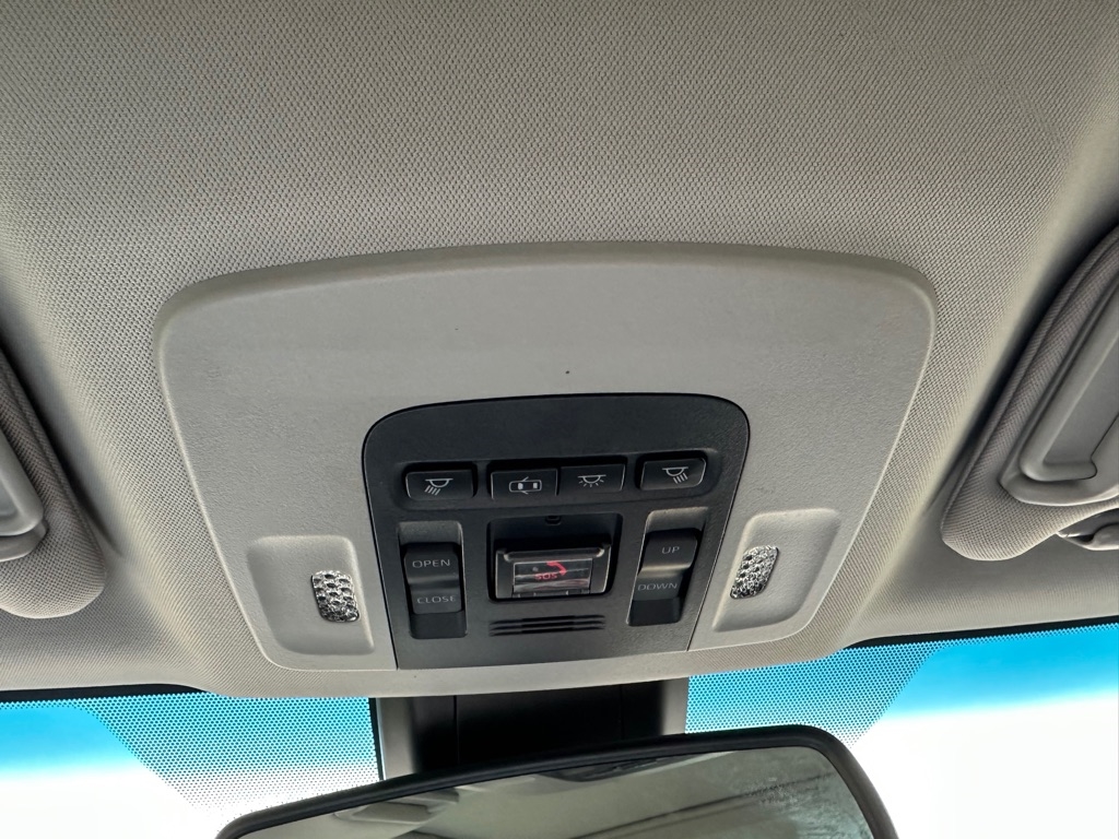 Toyota Camry SE Auto (Natl) 2020