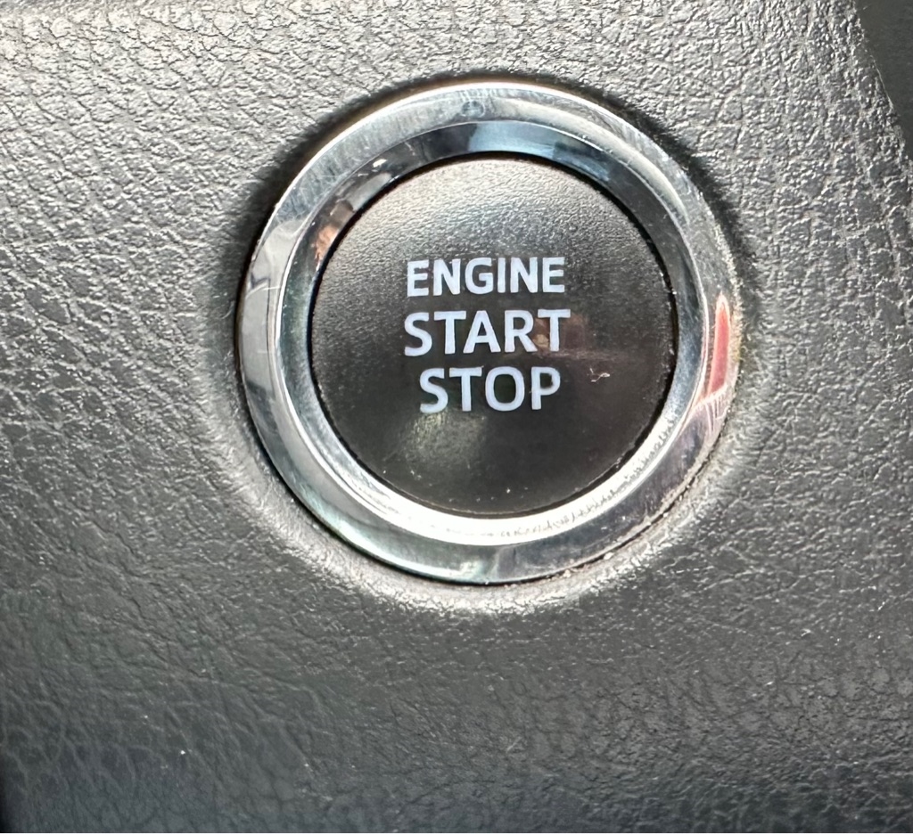 Toyota Camry SE Auto (Natl) 2020