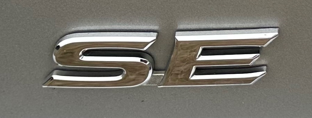 Toyota Camry SE Auto (Natl) 2020