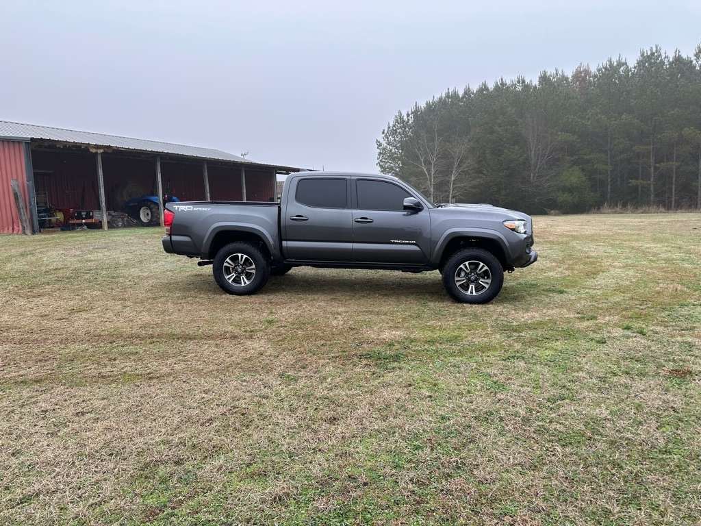 Toyota Tacoma SR5 Double Cab V6 2017