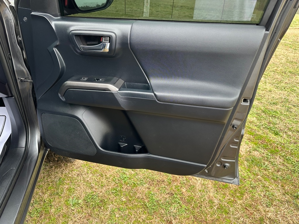 Toyota Tacoma SR5 Double Cab V6 2017