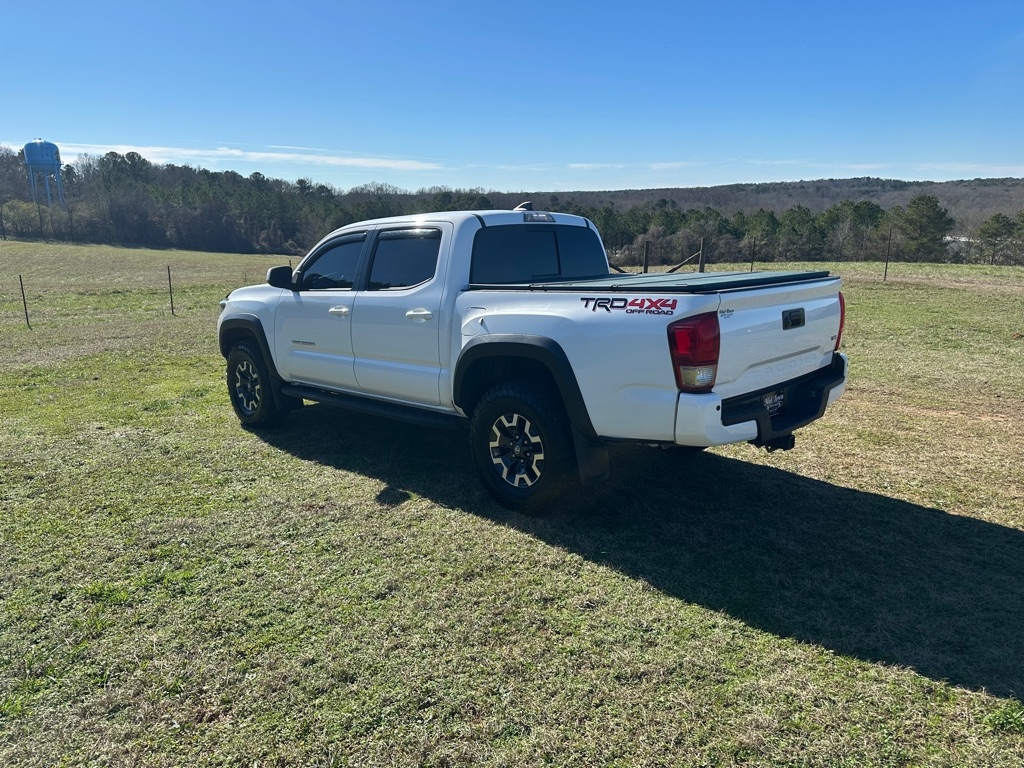 Toyota Tacoma SR5 Double Cab 5' Bed V6 4x4 AT (Natl) 2017