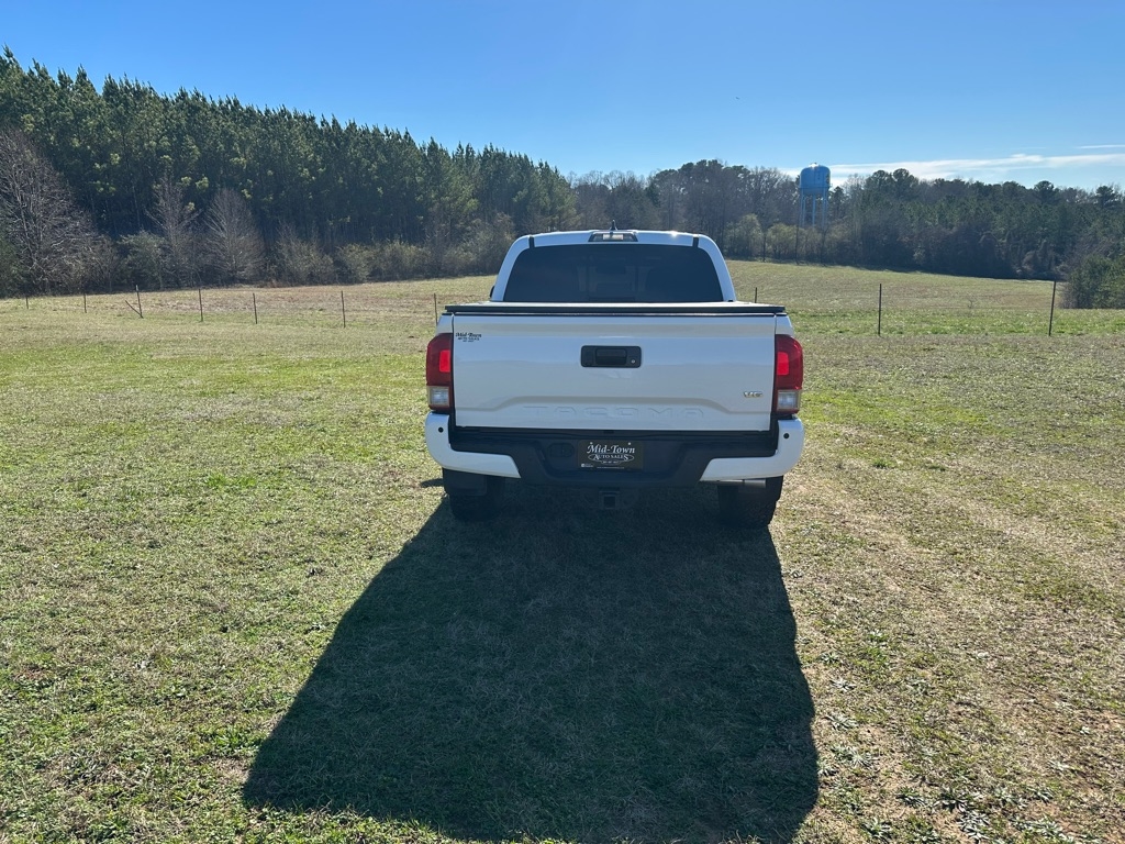 Toyota Tacoma SR5 Double Cab 5' Bed V6 4x4 AT (Natl) 2017