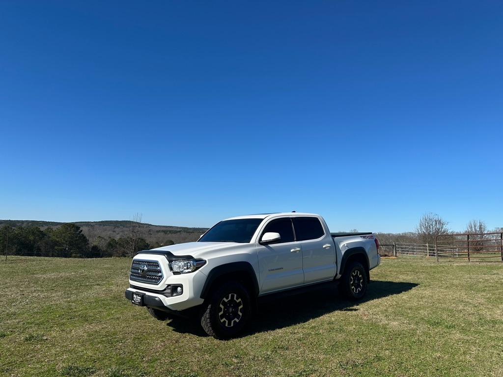 Toyota Tacoma SR5 Double Cab 5' Bed V6 4x4 AT (Natl) 2017