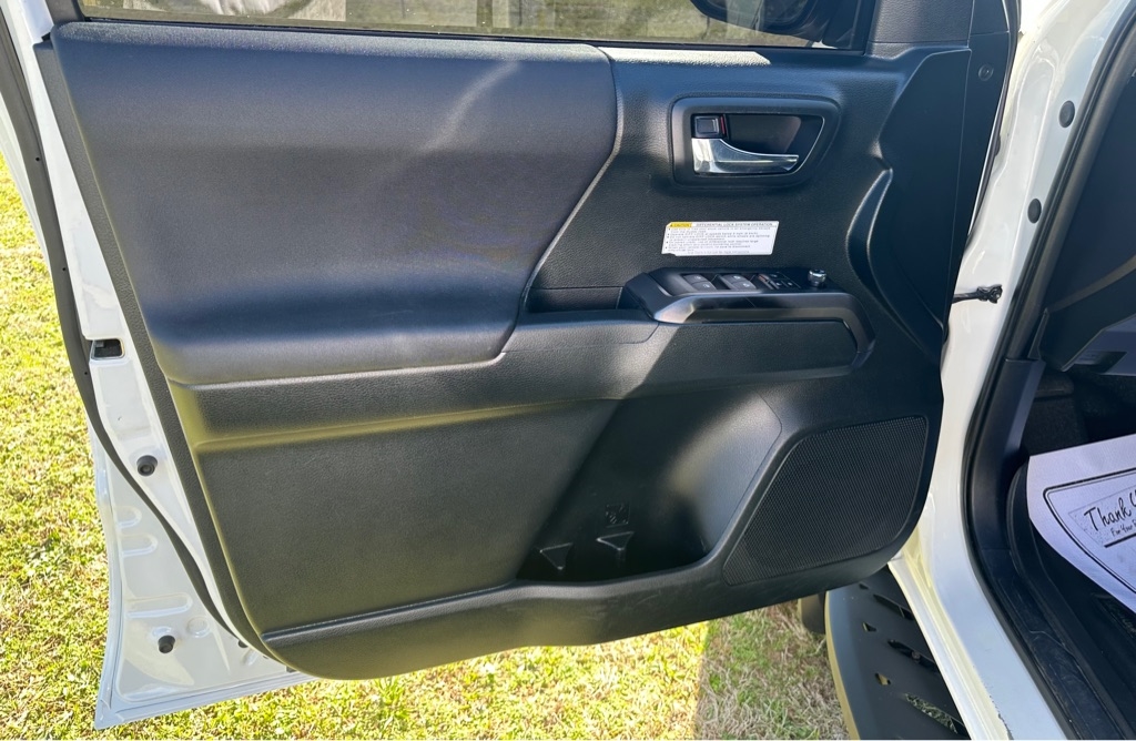 Toyota Tacoma SR5 Double Cab 5' Bed V6 4x4 AT (Natl) 2017