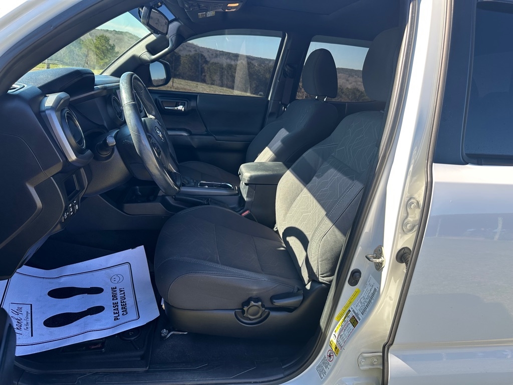 Toyota Tacoma SR5 Double Cab 5' Bed V6 4x4 AT (Natl) 2017