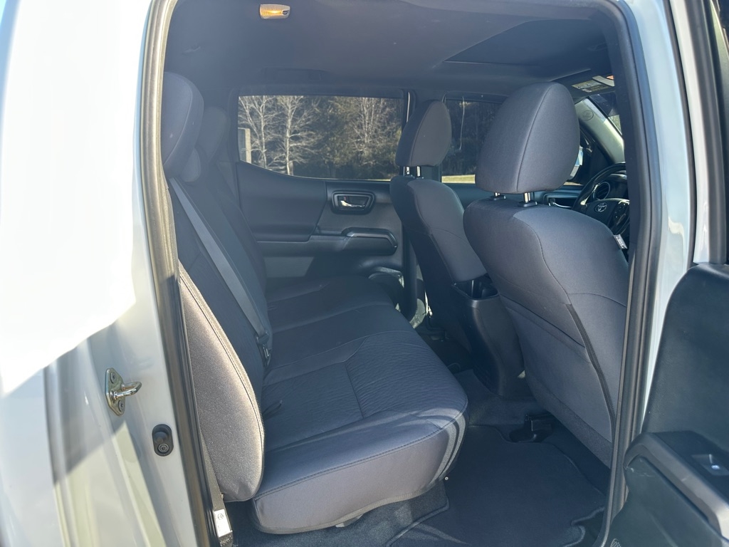 Toyota Tacoma SR5 Double Cab 5' Bed V6 4x4 AT (Natl) 2017