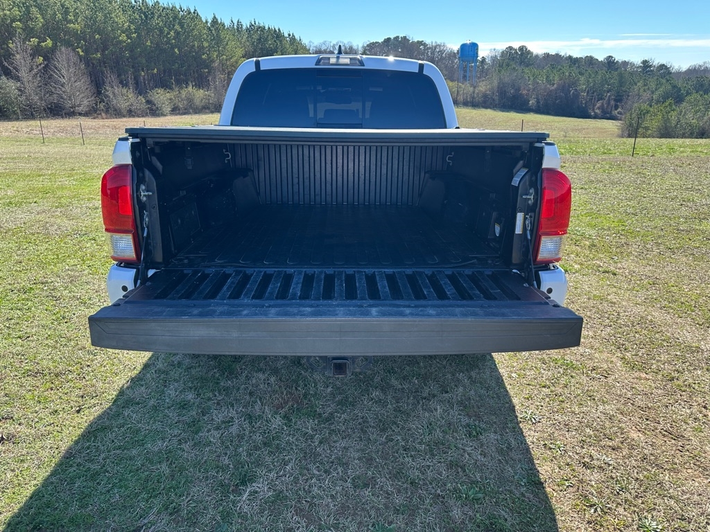 Toyota Tacoma SR5 Double Cab 5' Bed V6 4x4 AT (Natl) 2017