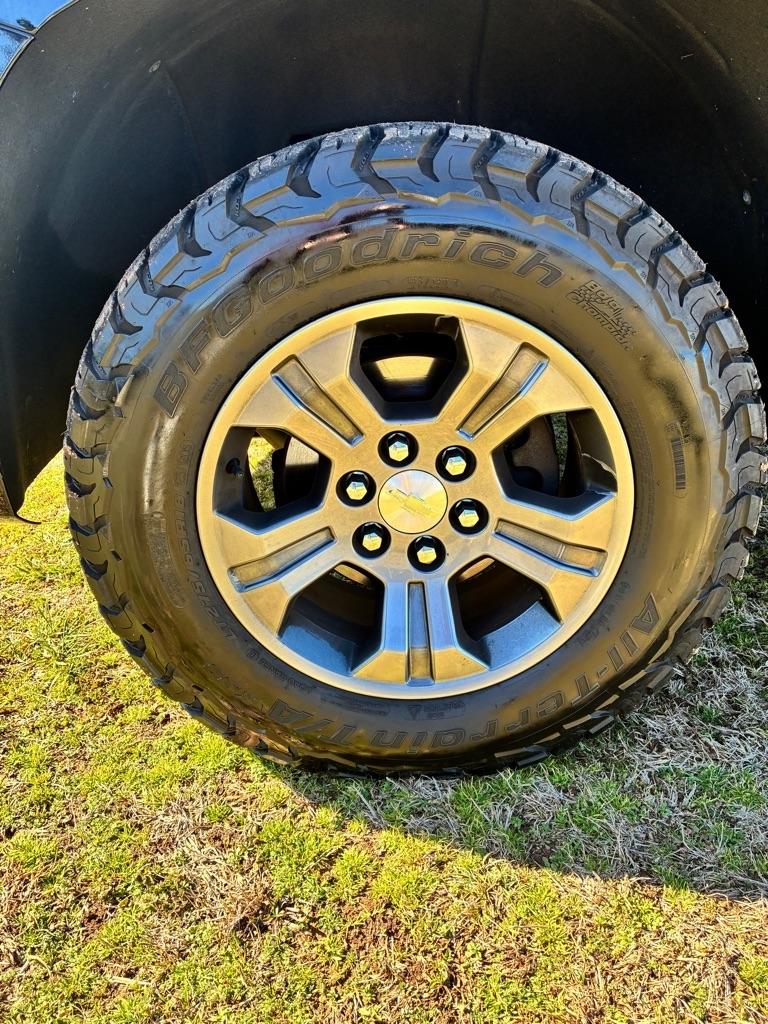 Chevrolet Tahoe 4WD 4dr LT 2017