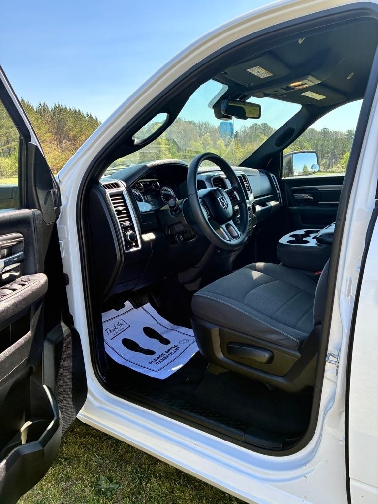 RAM 1500 Classic Warlock 4x2 Crew Cab 5'7" Box 2022