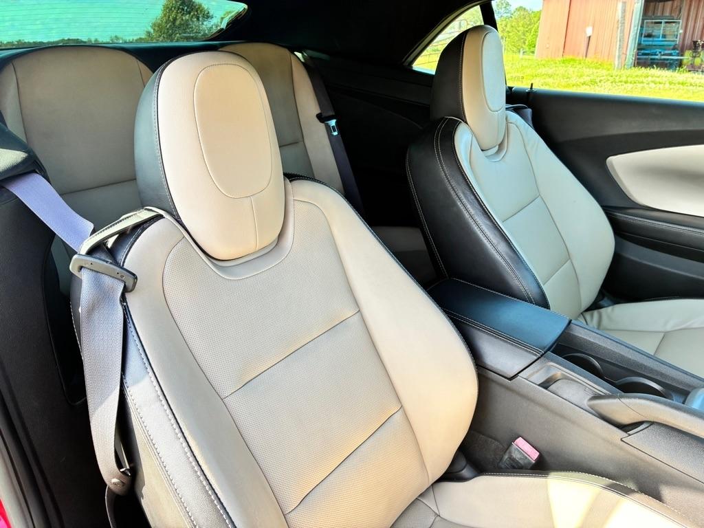 Chevrolet Camaro 2dr Conv 2LT 2011