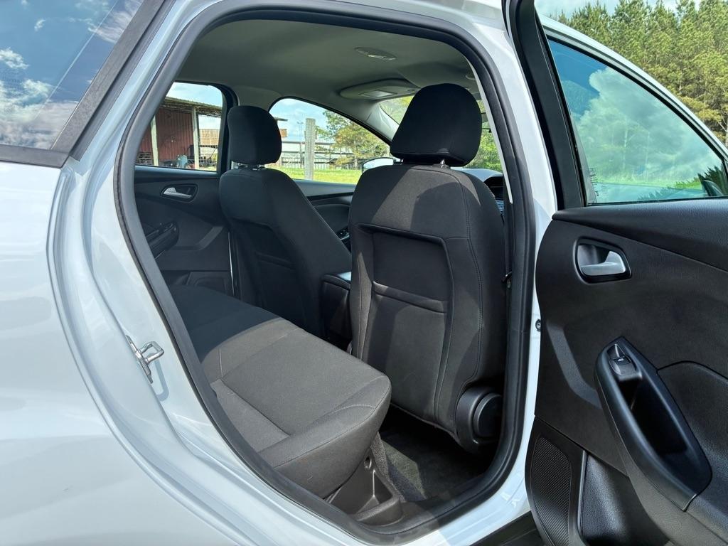 Ford Focus SE Sedan 2017