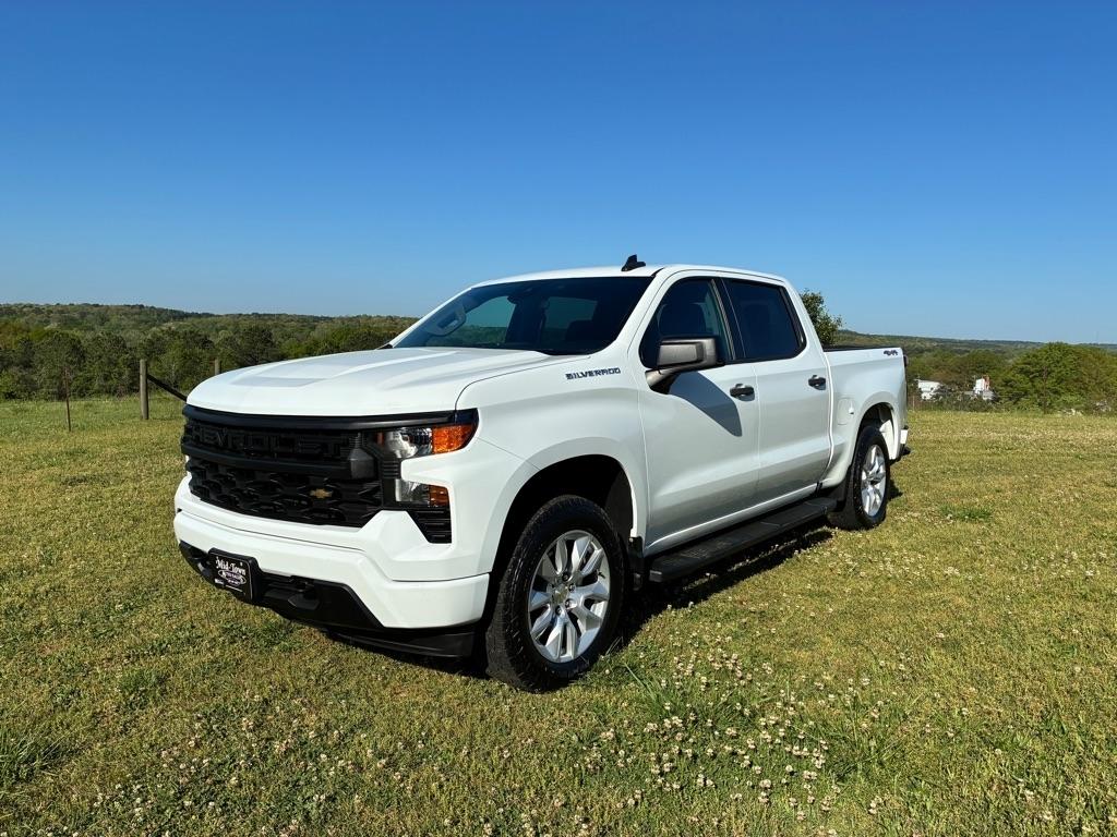 Chevrolet Silverado 1500 4WD Crew Cab 147" Custom 2022