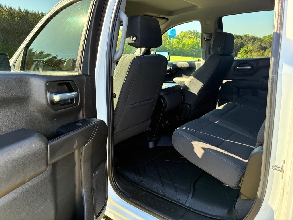 Chevrolet Silverado 1500 4WD Crew Cab 147" Custom 2022