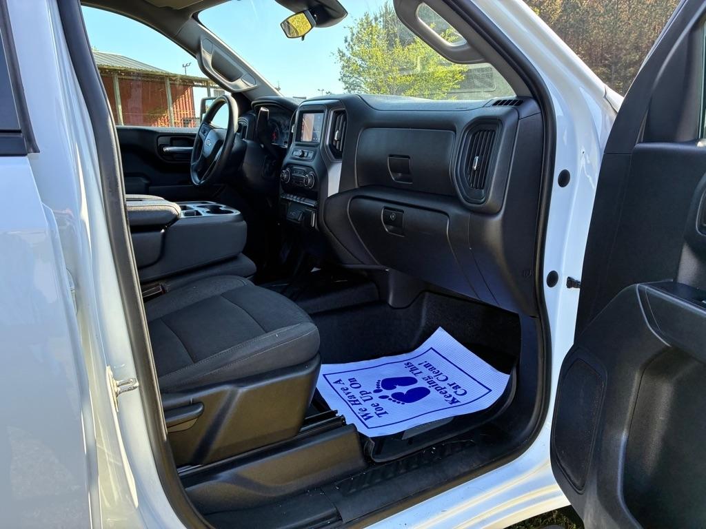 Chevrolet Silverado 1500 4WD Crew Cab 147" Custom 2022