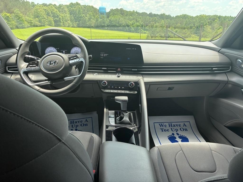 Hyundai Elantra SEL IVT 2023