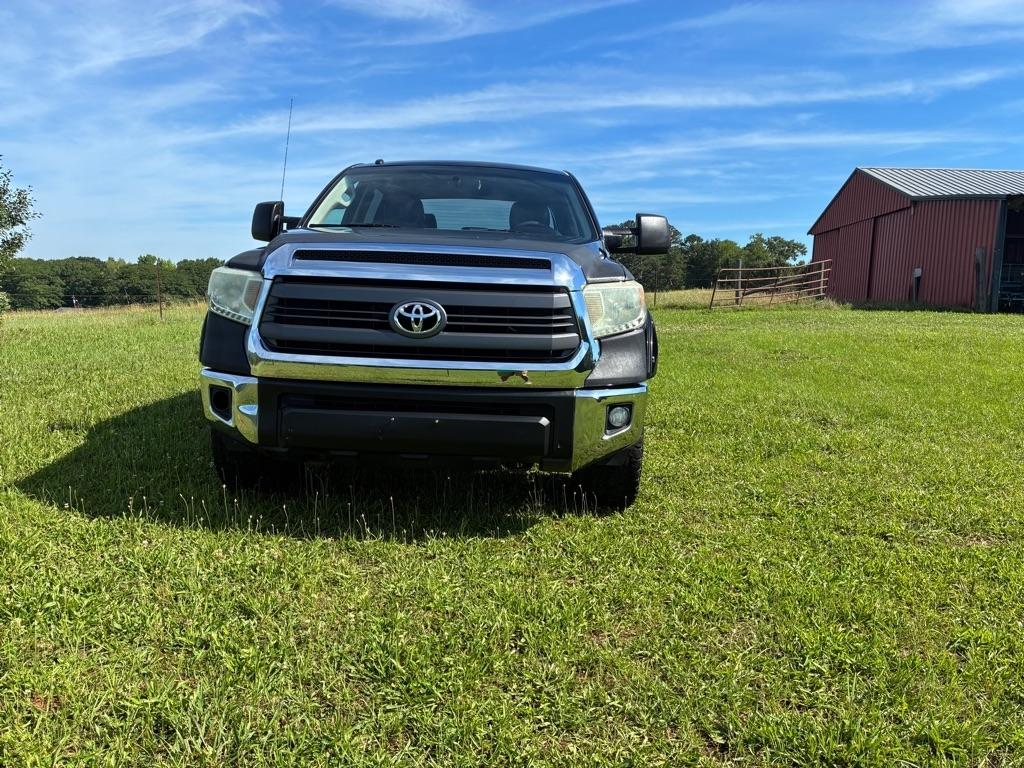Toyota Tundra 4WD Truck CrewMax 5.7L FFV V8 6-Spd AT SR5 (Natl) 2014
