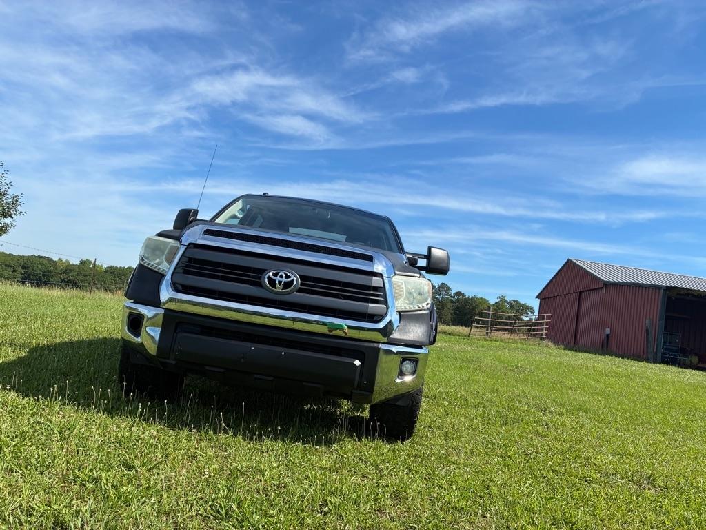 Toyota Tundra 4WD Truck CrewMax 5.7L FFV V8 6-Spd AT SR5 (Natl) 2014