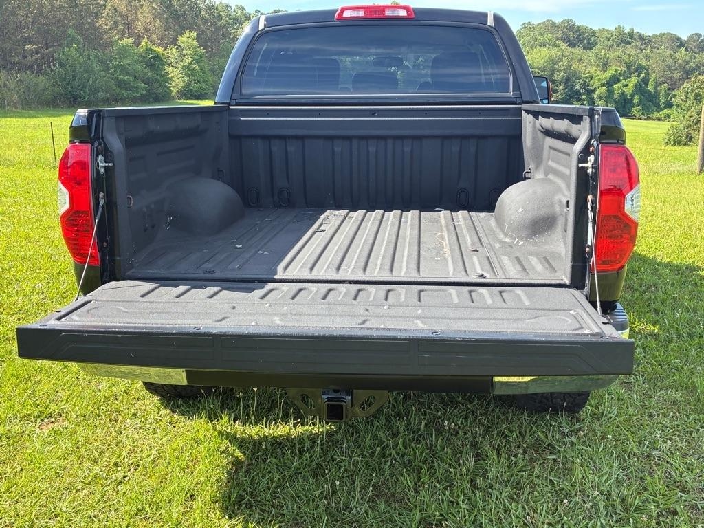 Toyota Tundra 4WD Truck CrewMax 5.7L FFV V8 6-Spd AT SR5 (Natl) 2014