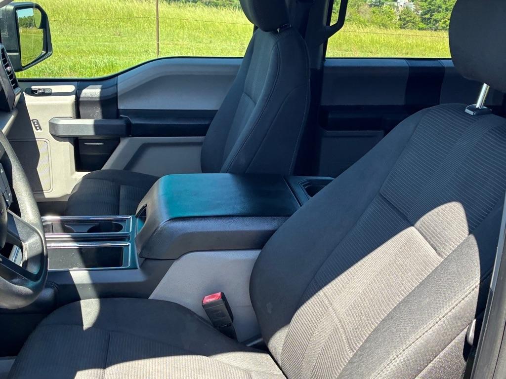 Ford F-150 2WD SuperCrew 145" STX 2019