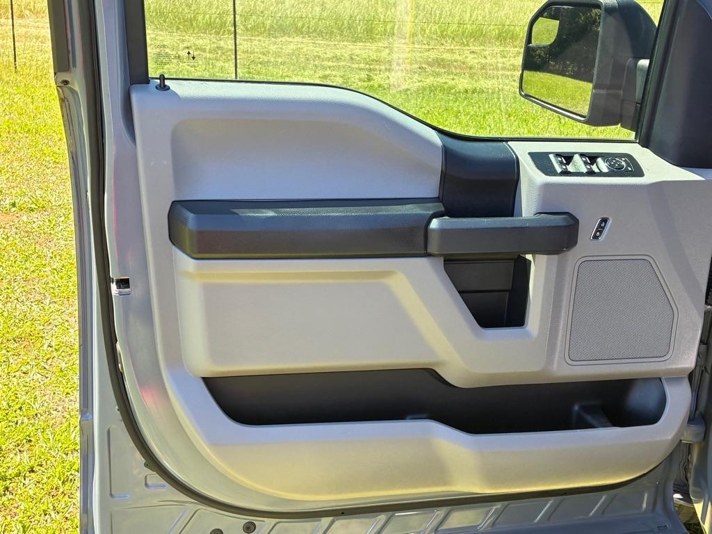 Ford F-150 2WD SuperCrew 145" STX 2019