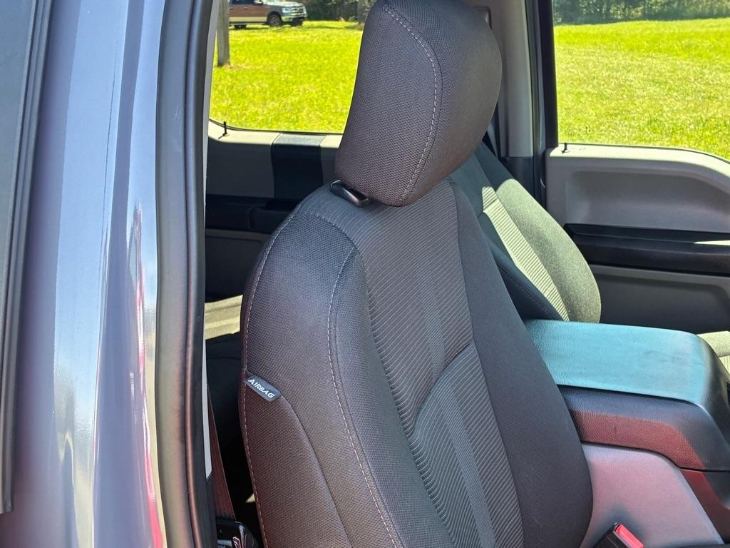 Ford F-150 2WD SuperCrew 145" STX 2019