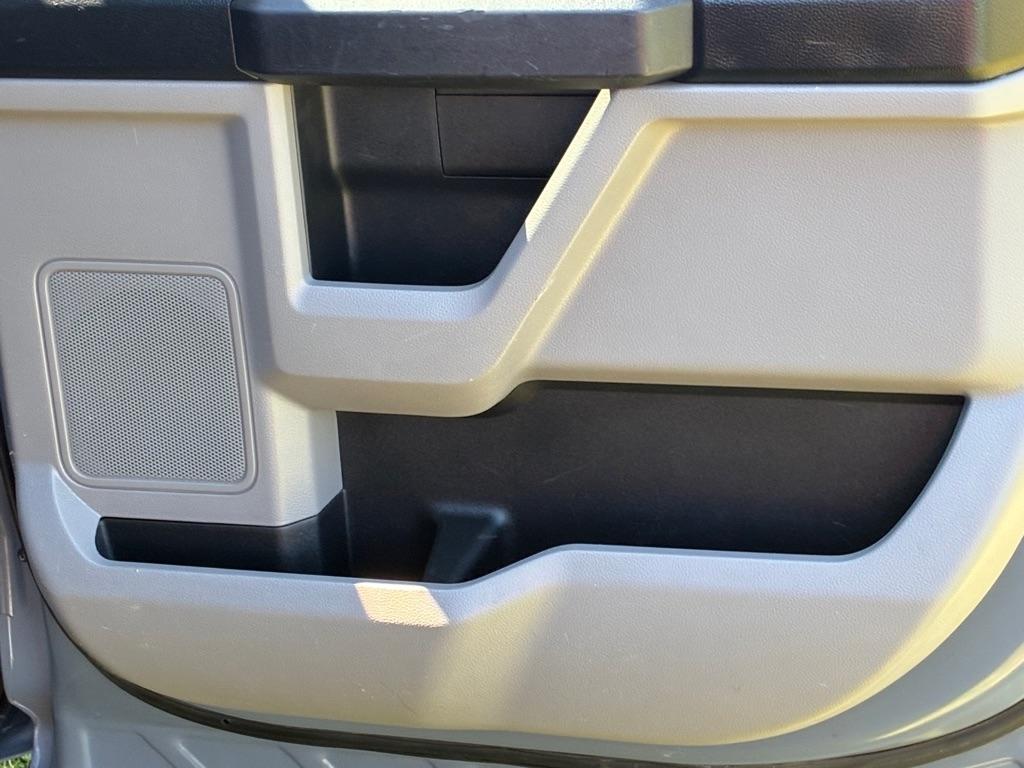 Ford F-150 2WD SuperCrew 145" STX 2019