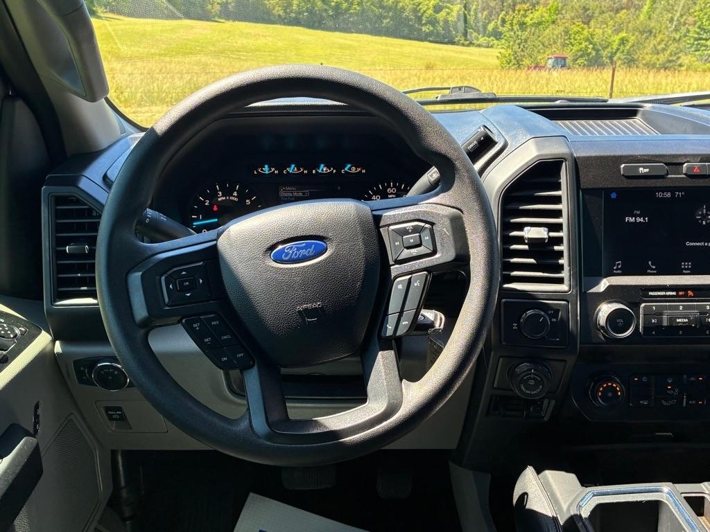 Ford F-150 2WD SuperCrew 145" STX 2019