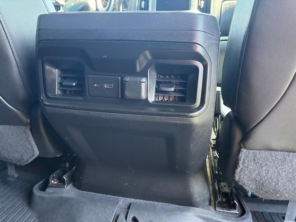 Chevrolet Silverado 1500 4WD Crew Cab 147" RST 2020