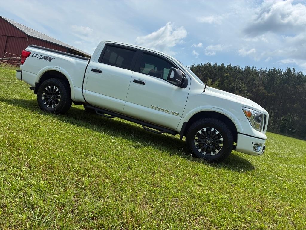 Nissan Titan 4x4 Crew Cab PRO-4X 2018