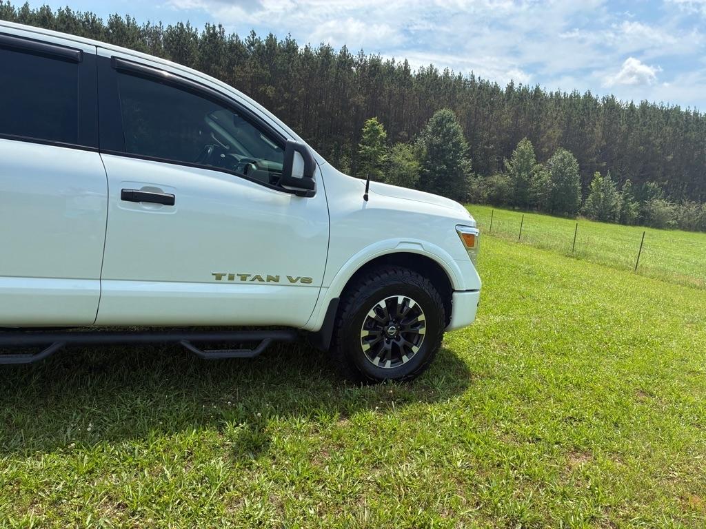 Nissan Titan 4x4 Crew Cab PRO-4X 2018