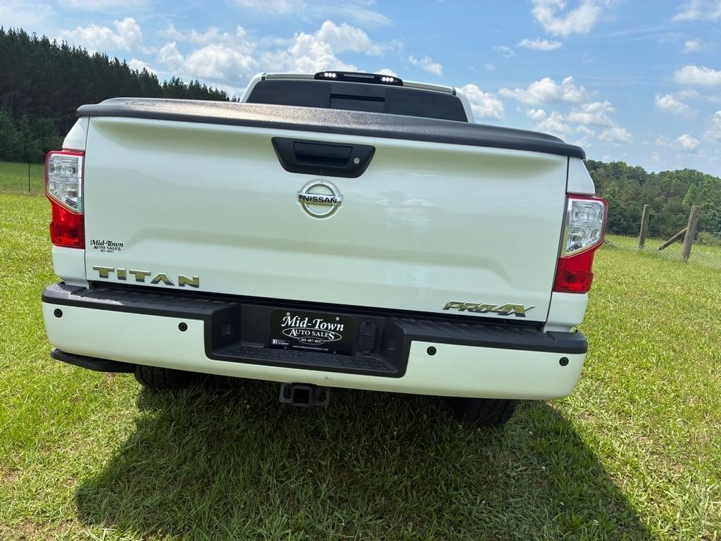 Nissan Titan 4x4 Crew Cab PRO-4X 2018