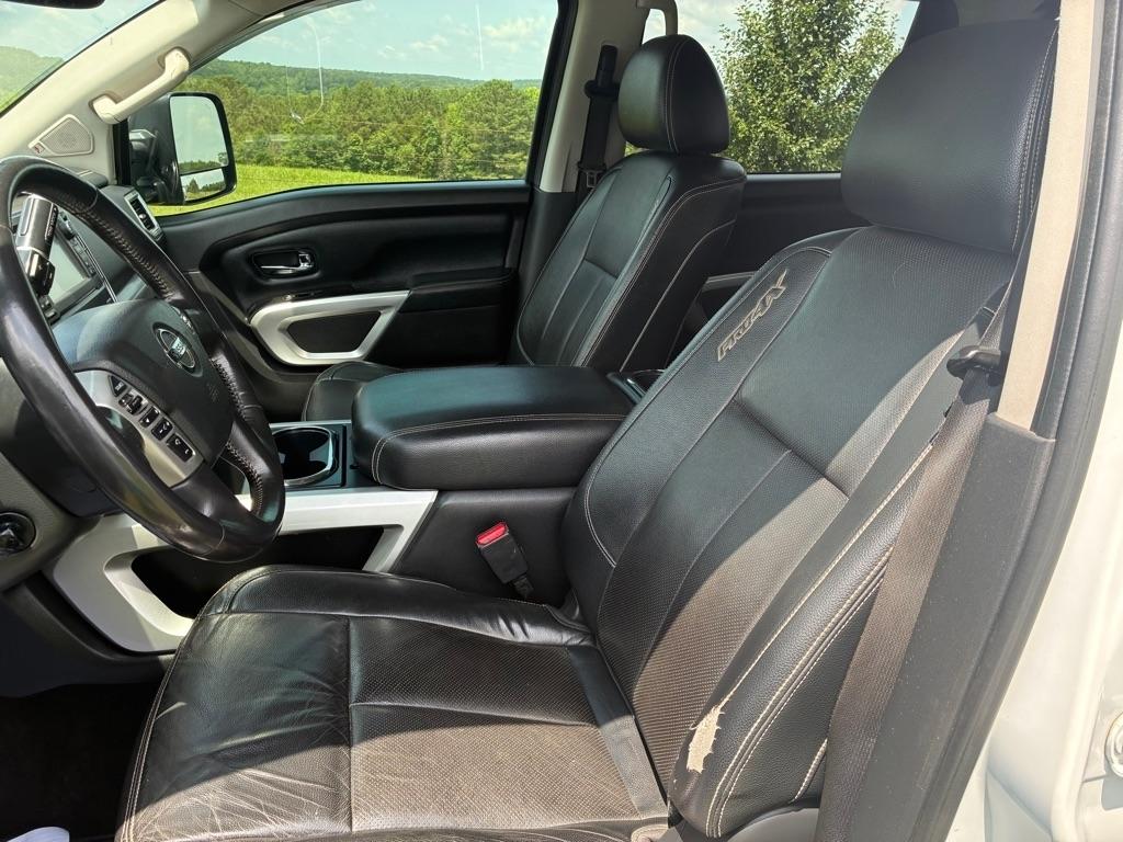 Nissan Titan 4x4 Crew Cab PRO-4X 2018
