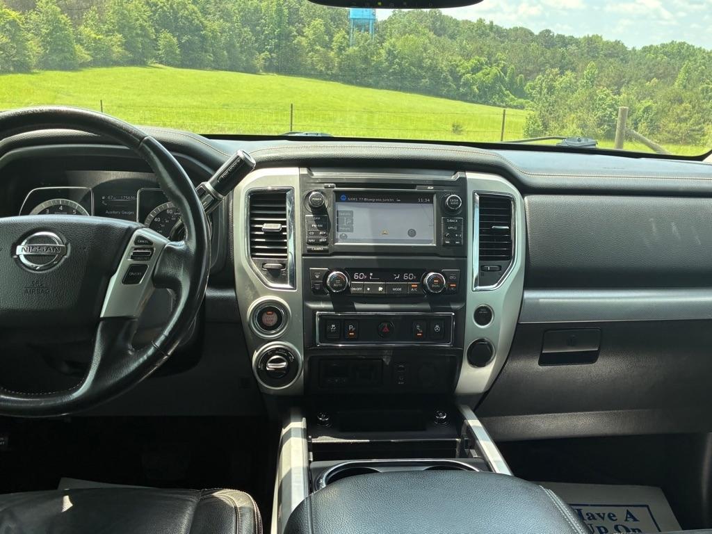 Nissan Titan 4x4 Crew Cab PRO-4X 2018