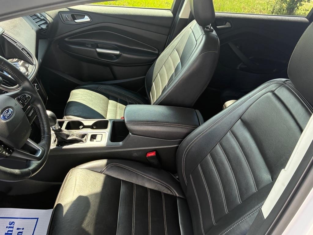 Ford Escape Titanium 4WD 2018