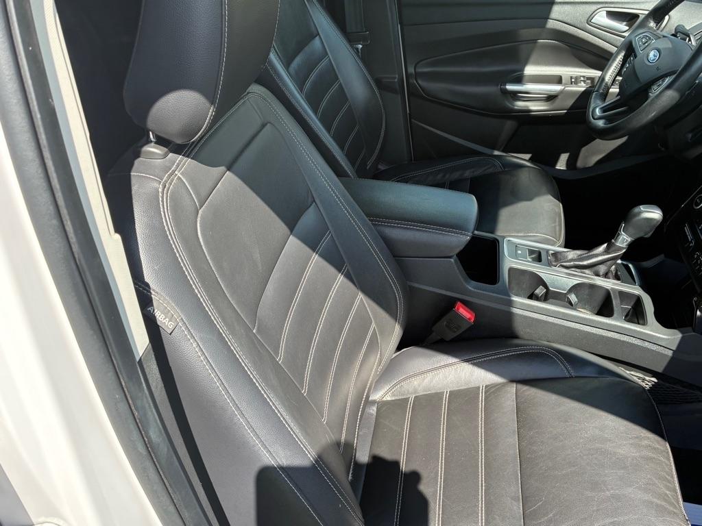Ford Escape Titanium 4WD 2018
