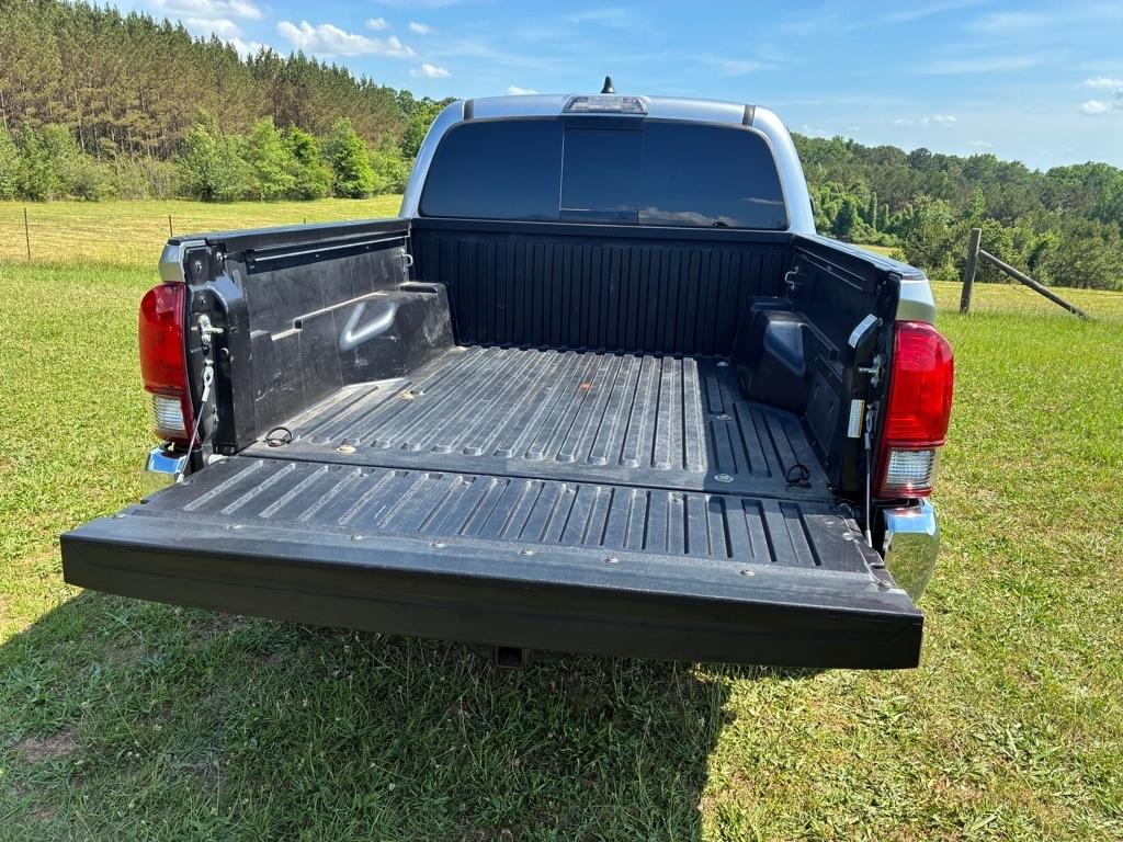 Toyota Tacoma 2WD TRD Off Road Double Cab 5' Bed V6 AT (Natl) 2021