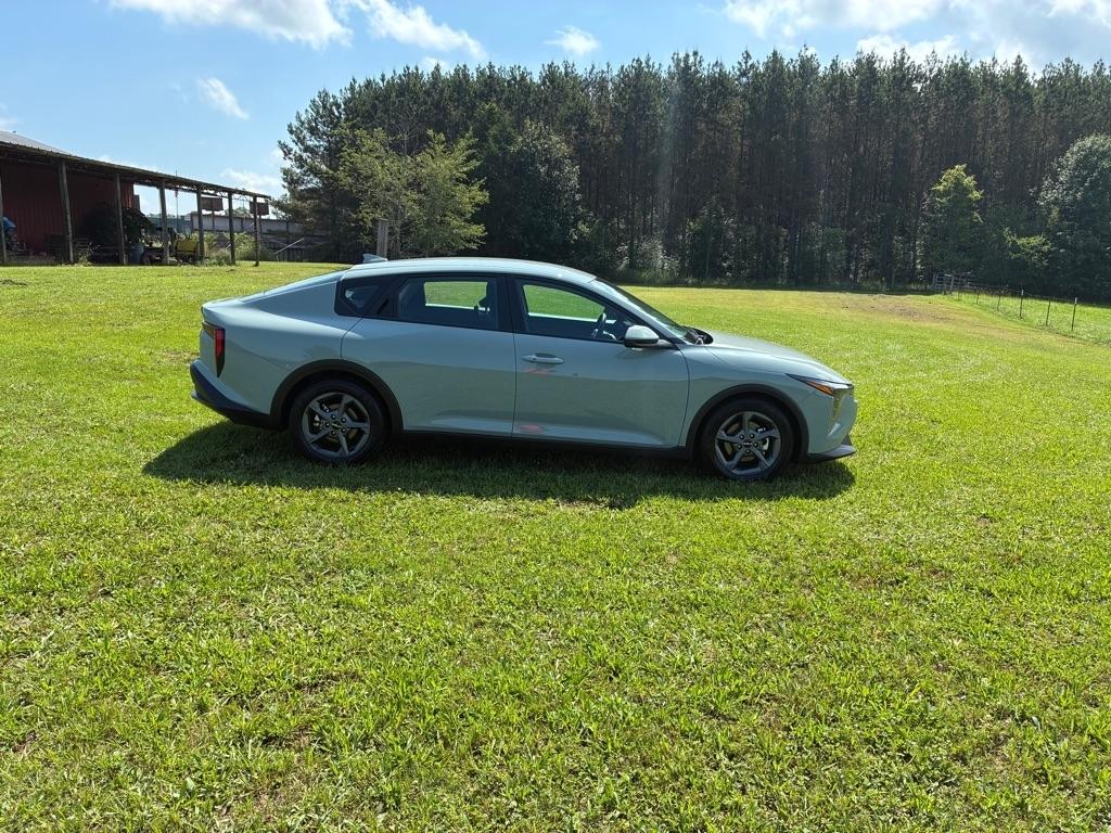 Kia K4 LXS FWD 2025