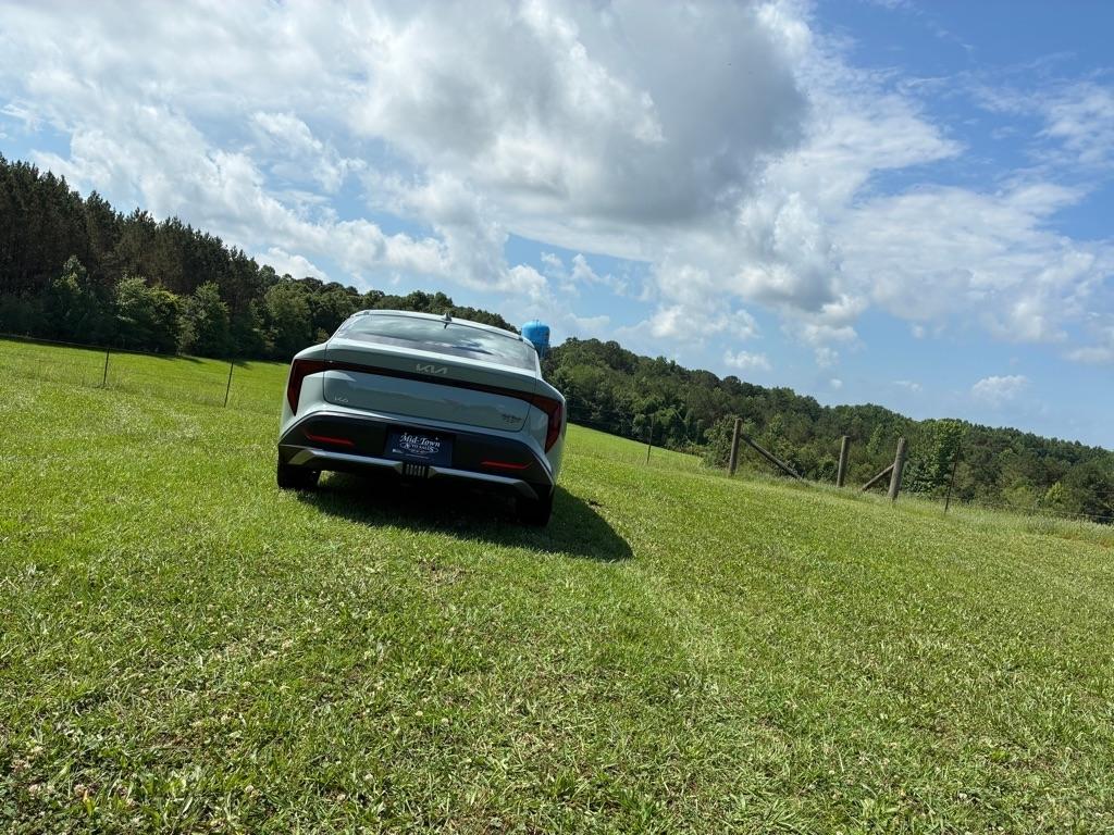 Kia K4 LXS FWD 2025