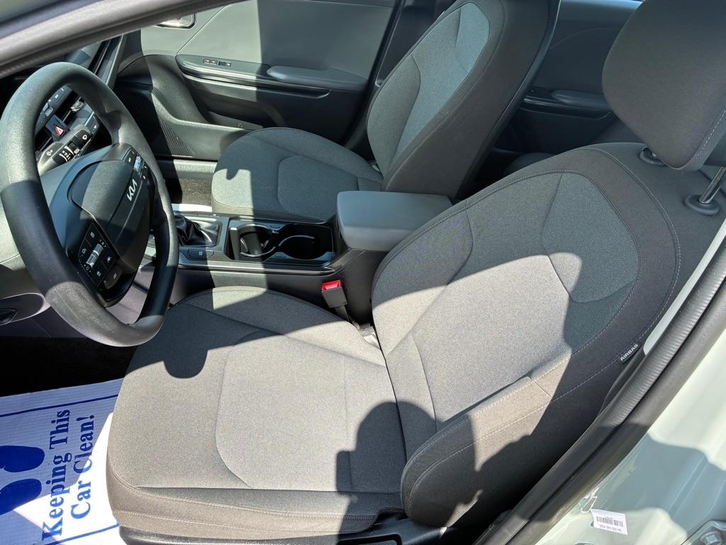 Kia K4 LXS FWD 2025