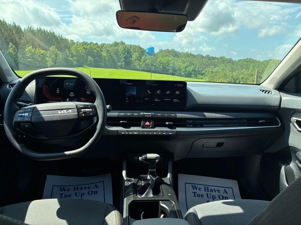Kia K4 LXS FWD 2025