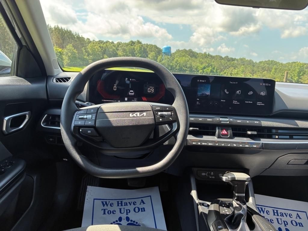 Kia K4 LXS FWD 2025
