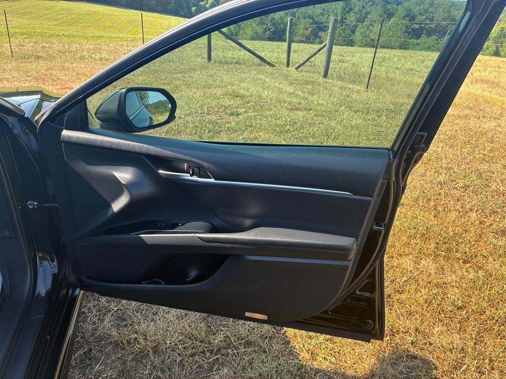 Toyota Camry XLE Auto (Natl) 2018
