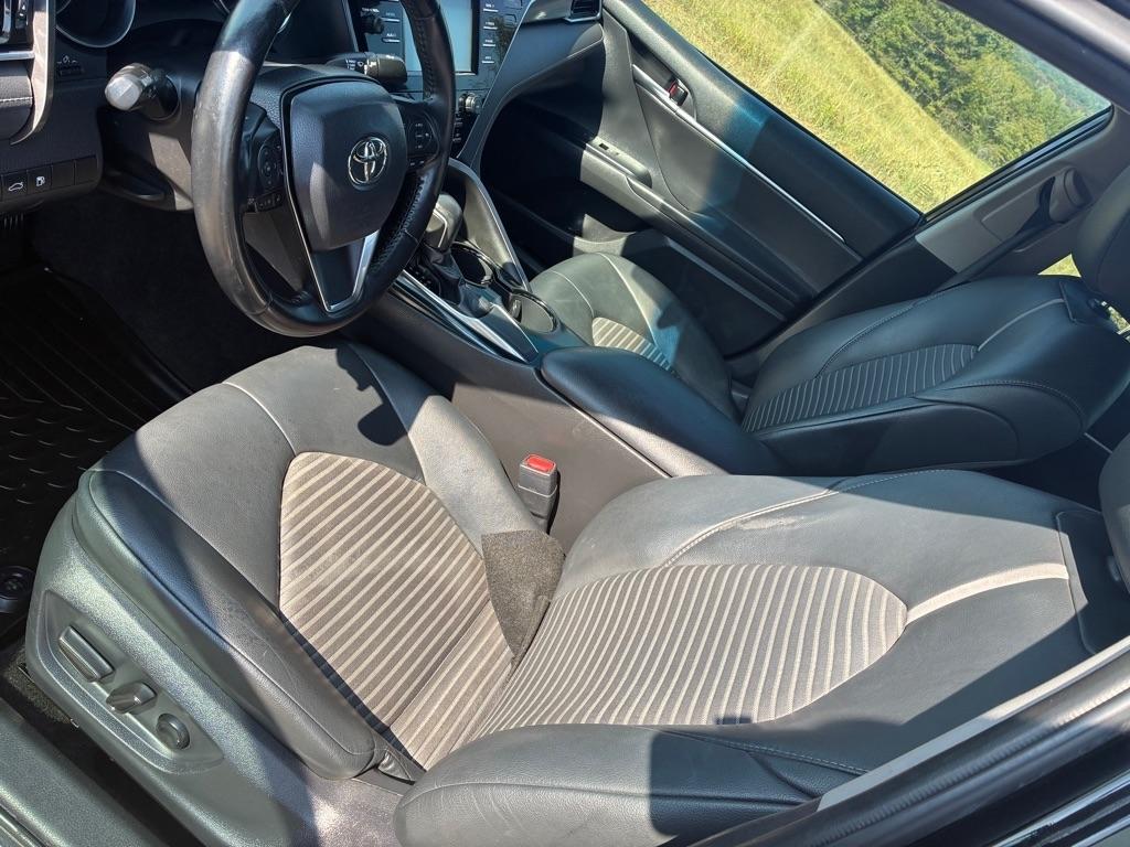 Toyota Camry XLE Auto (Natl) 2018